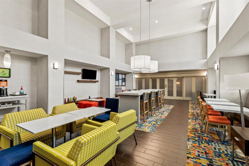 Hampton Inn & Suites Corpus Christi I-37 - Navigation Boulevard — 5