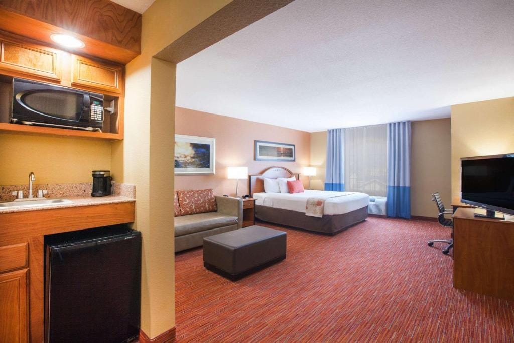 Hawthorn Extended Stay by Wyndham Corpus Christi — 2
