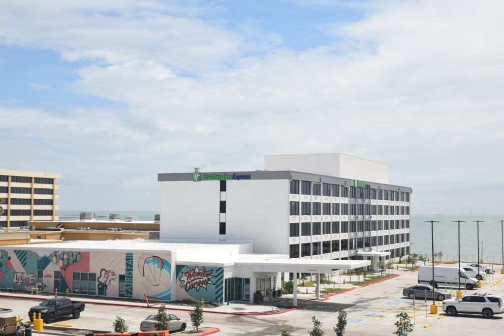 Holiday Inn Express Corpus Christi - Beachfront by IHG