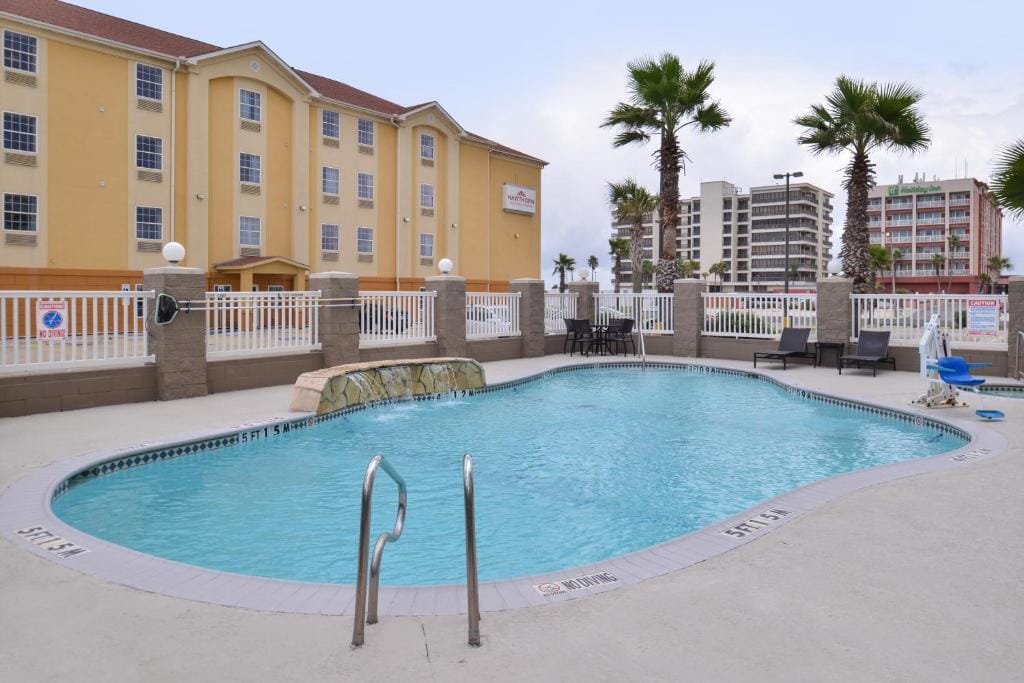 Holiday Inn Express & Suites Corpus Christi-N Padre Island by IHG — 4