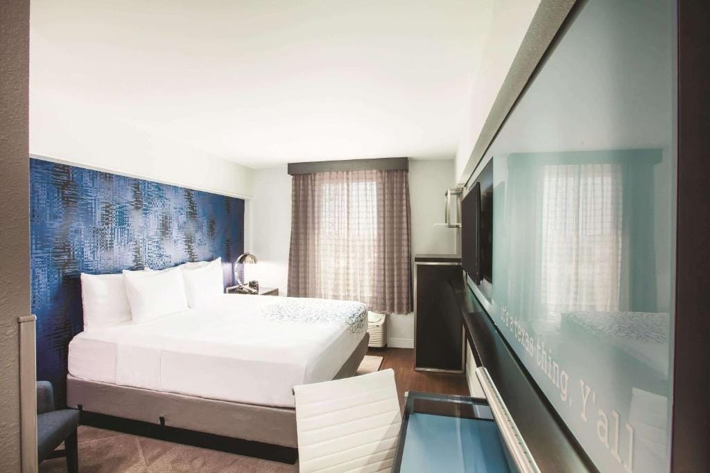 Holiday Inn Express - Dallas Downtown by IHG — 3