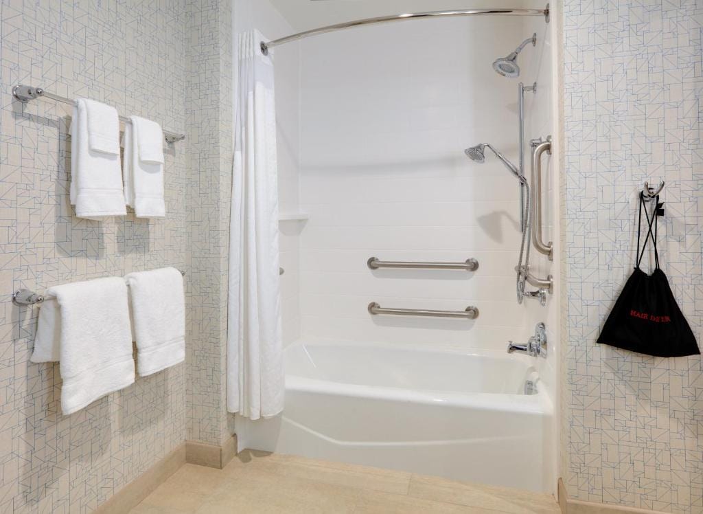 Holiday Inn Express & Suites - Dallas NW HWY - Love Field by IHG — 3