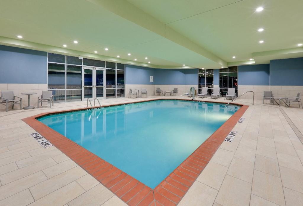 Holiday Inn Express & Suites - Dallas NW HWY - Love Field by IHG — 4