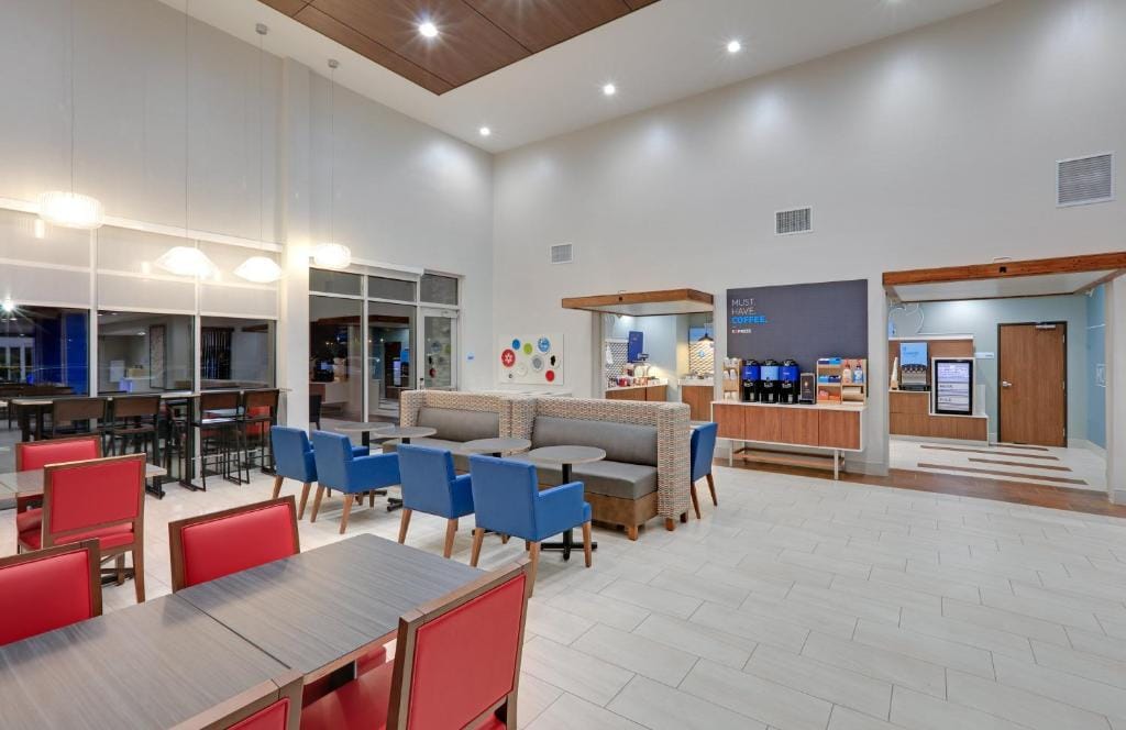 Holiday Inn Express & Suites - Dallas NW HWY - Love Field by IHG — 5