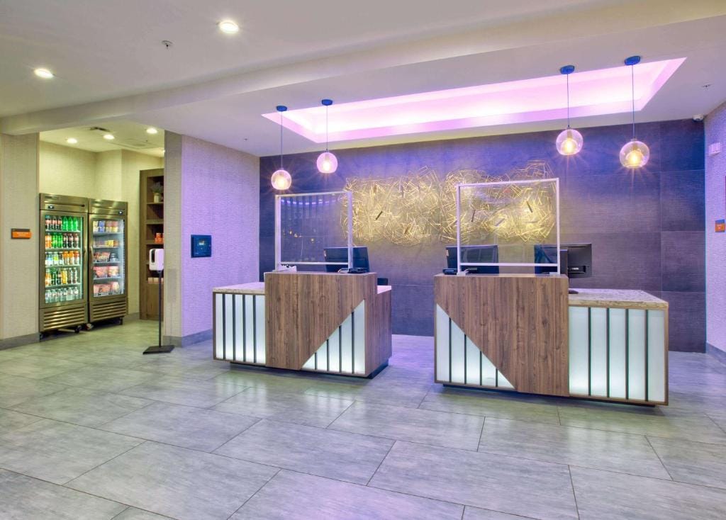 La Quinta Inn & Suites by Wyndham Dallas/Fairpark — 5