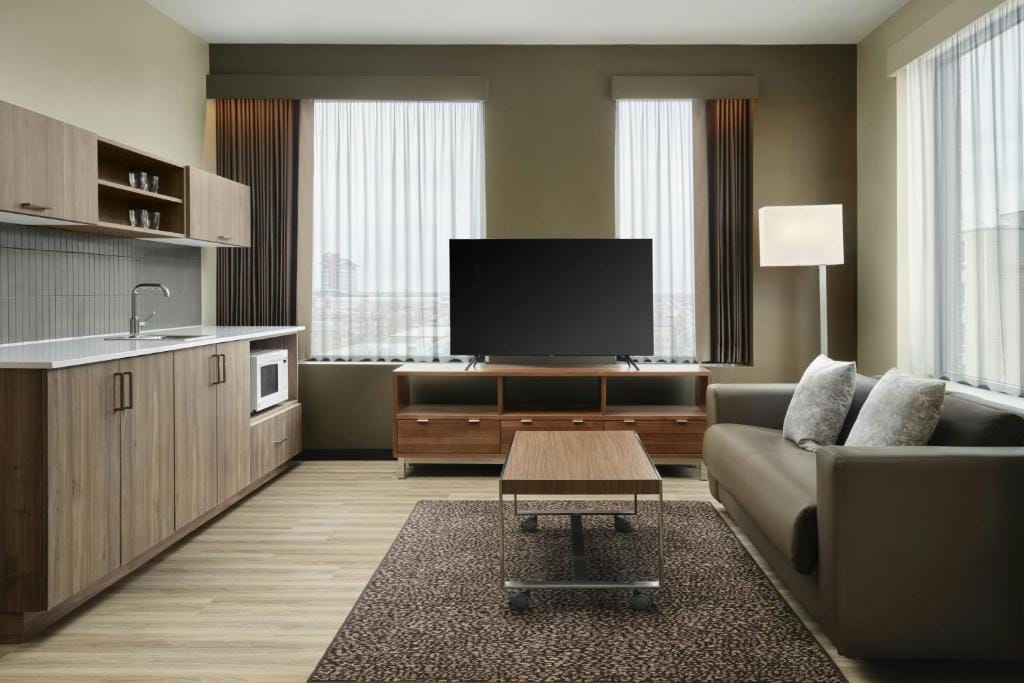AC Hotel Detroit at the Bonstelle — 4