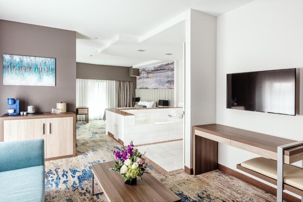 Atheneum Suite Hotel — 5