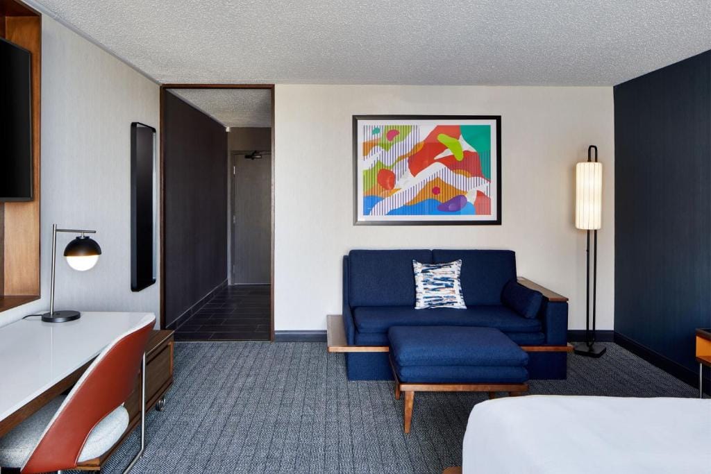 Courtyard by Marriott Detroit Downtown — 2