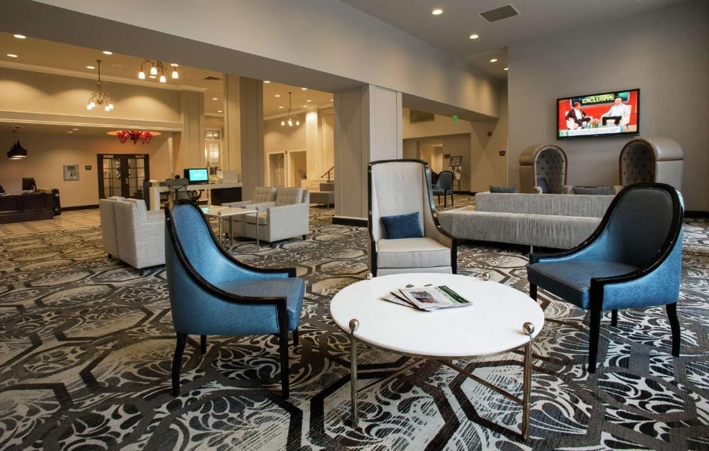 DoubleTree Suites by Hilton Hotel Detroit Downtown - Fort Shelby — 4