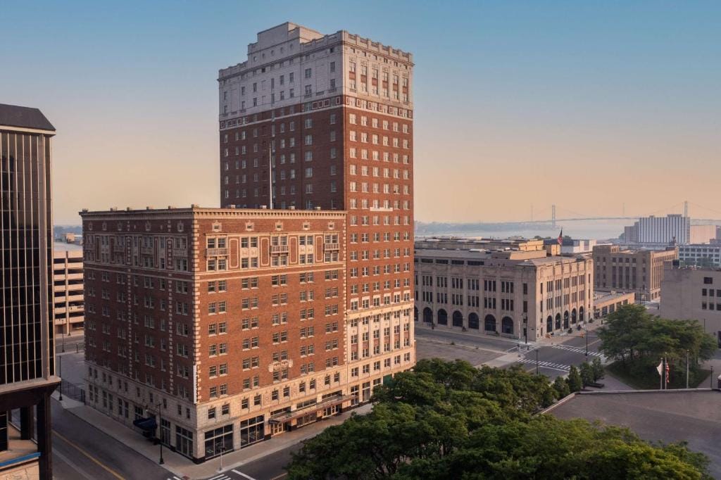 DoubleTree Suites by Hilton Hotel Detroit Downtown - Fort Shelby — 5