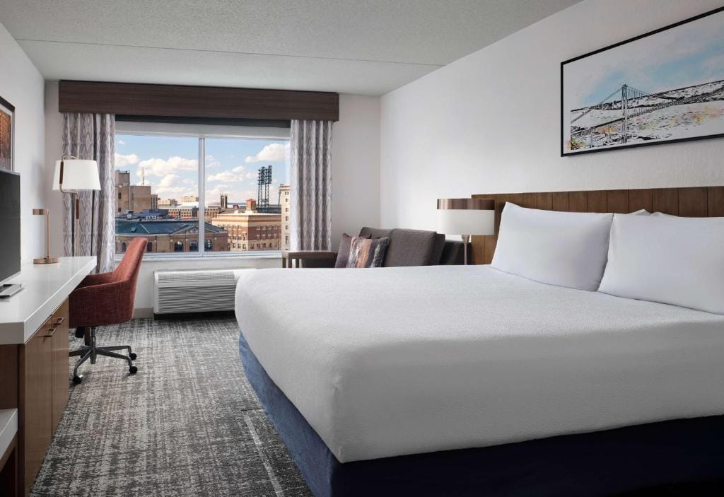 Hilton Garden Inn Detroit Downtown — 2
