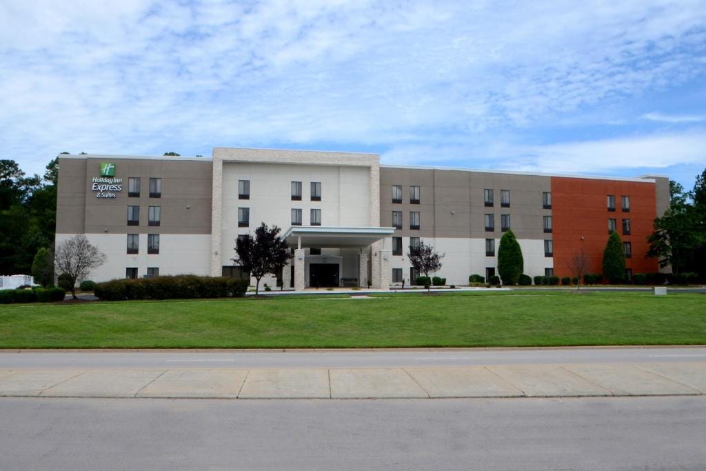 Holiday Inn Express & Suites Raleigh Durham Airport at RTP by IHG — 5