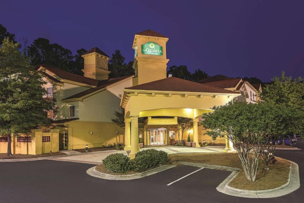 La Quinta Inn & Suites by Wyndham University Area Chapel Hill — 4