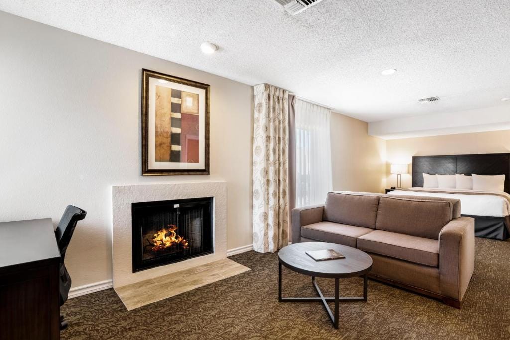 Chase Suite El Paso — 2