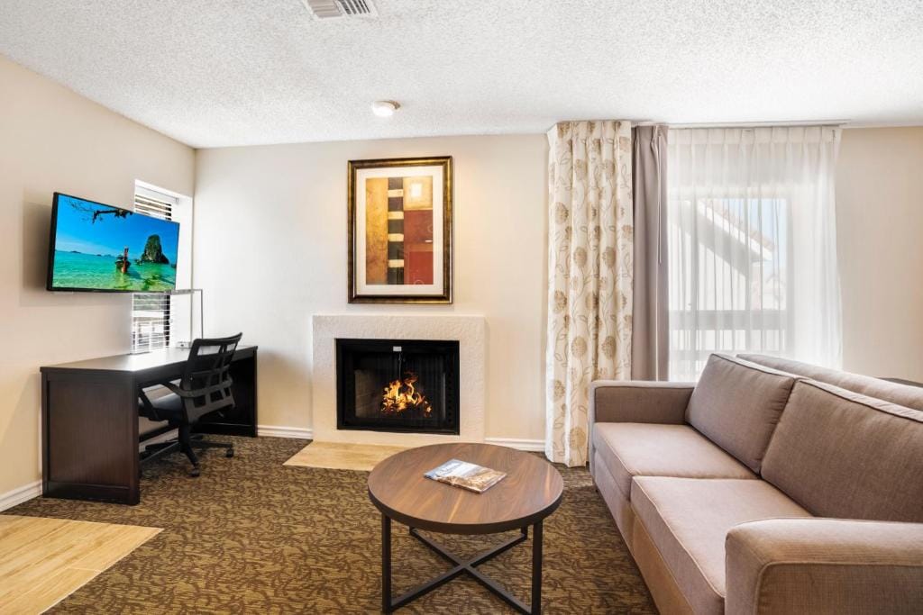 Chase Suite El Paso — 5