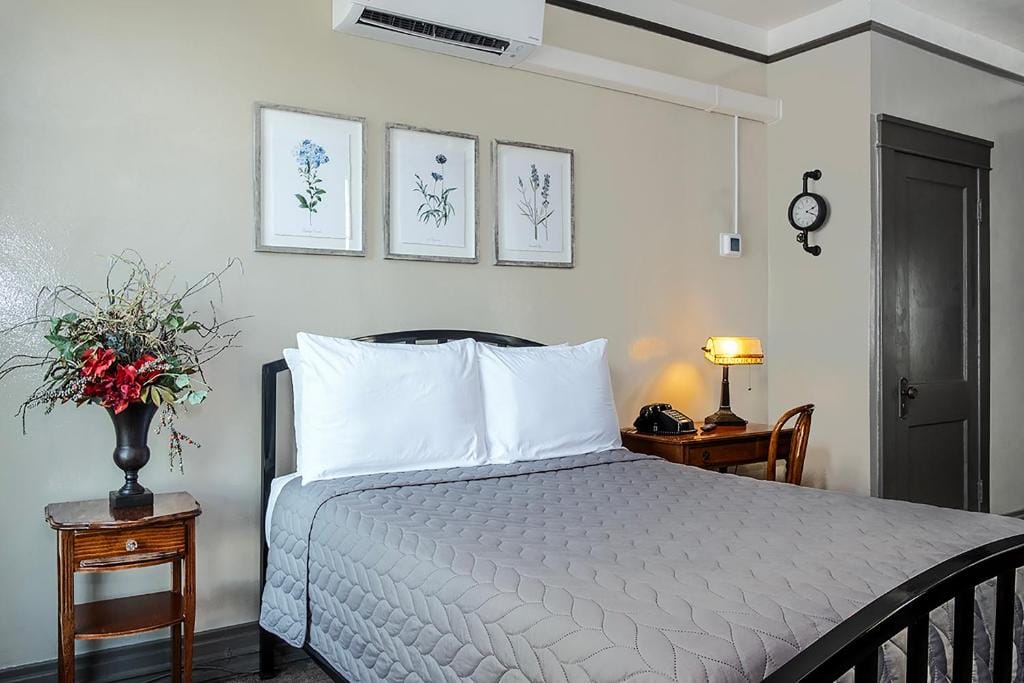 Gardner Hotel & Hostel — 1
