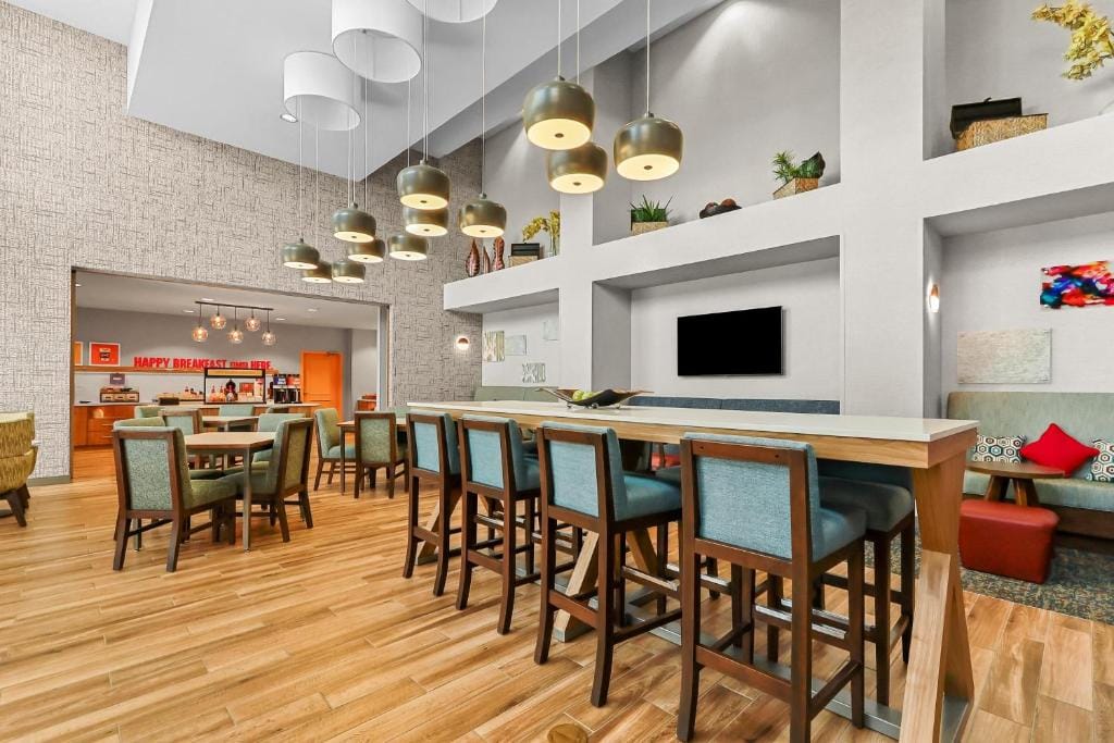 Hampton Inn & Suites El Paso West — 5