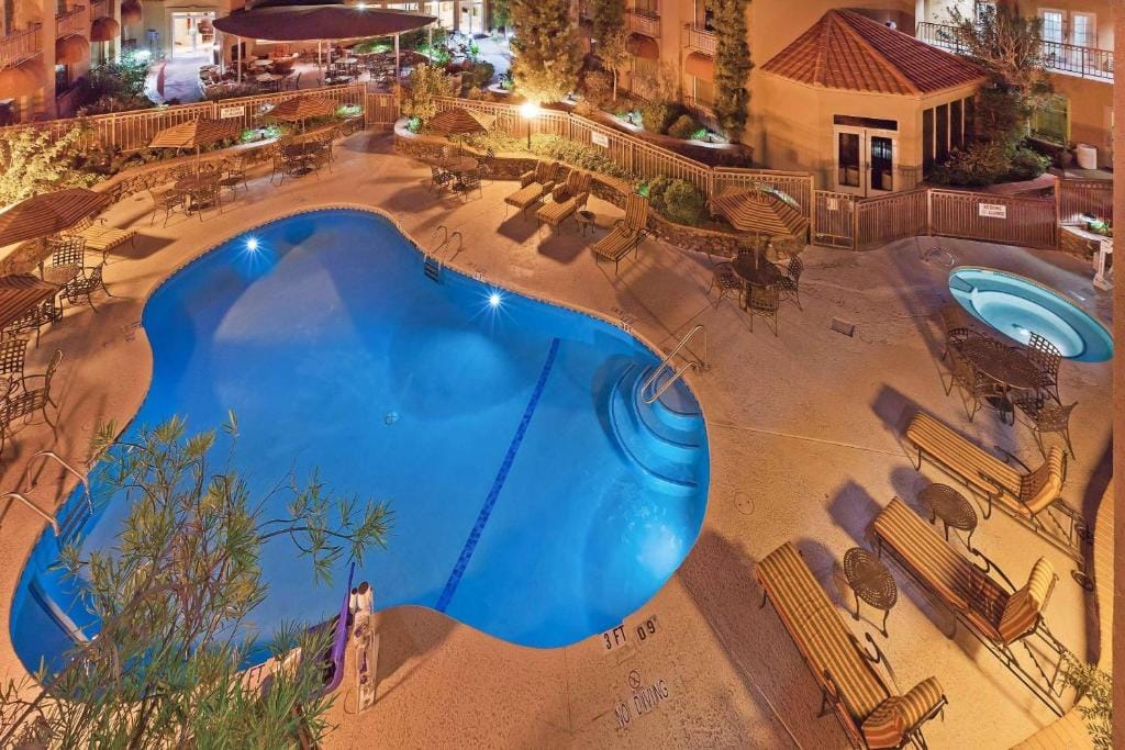 Radisson Hotel El Paso Airport — 4
