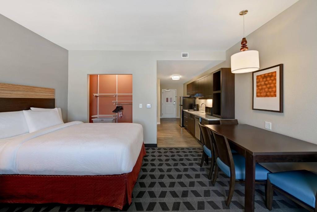 TownePlace Suites by Marriott El Paso East/I-10 — 2