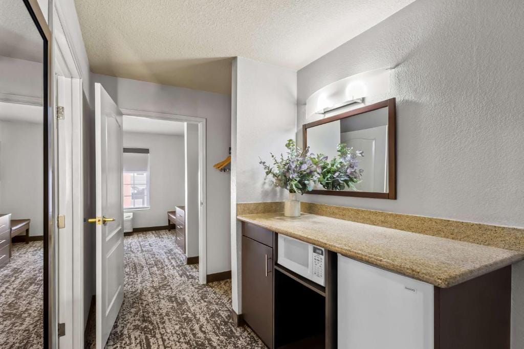 Best Western Fort Wayne Inn & Suites North — 3