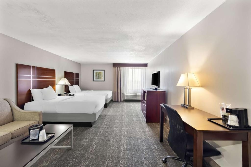 Best Western Luxbury Inn Fort Wayne — 5
