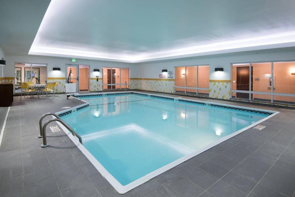 Fairfield Inn & Suites by Marriott Fort Wayne Southwest — 4