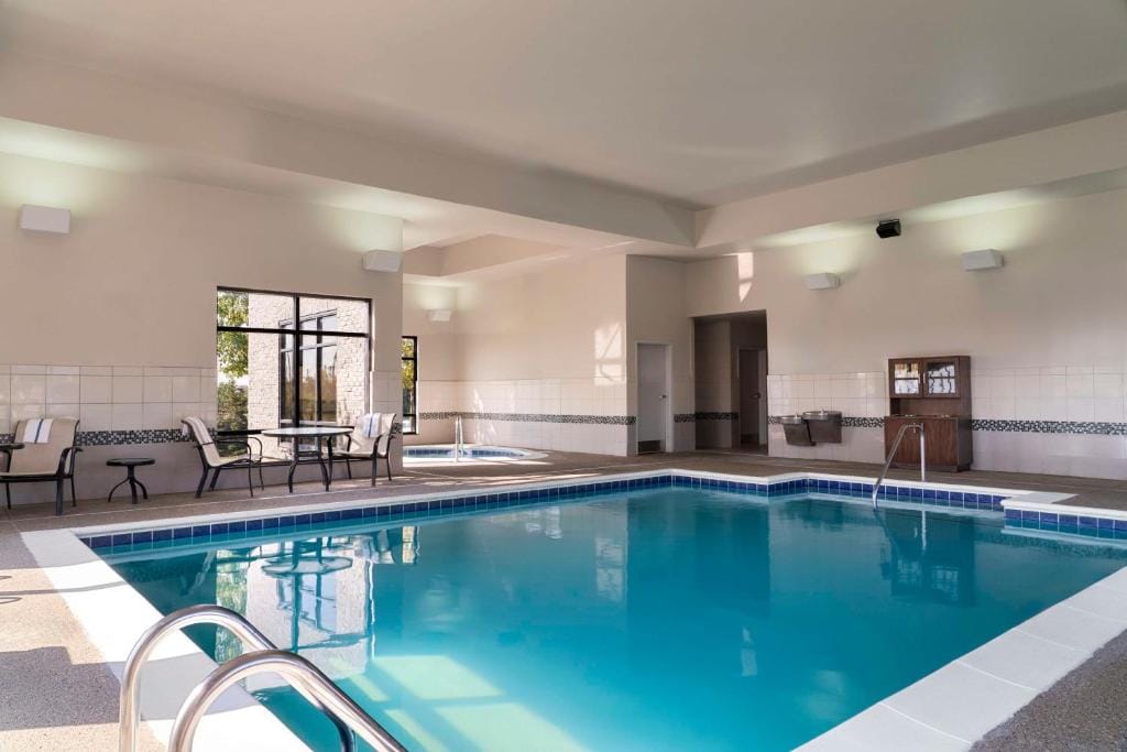 Hampton Inn Ft Wayne — 3
