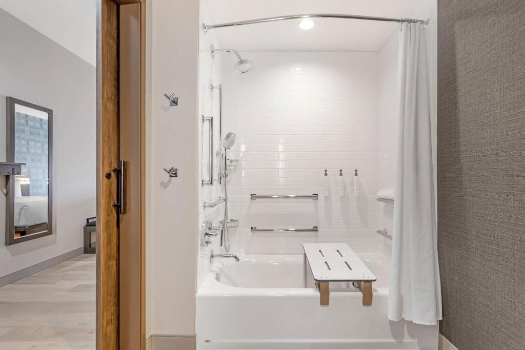 Cambria Hotel Fort Worth - Medical Center — 3