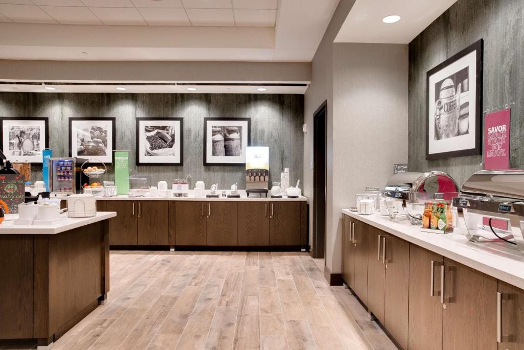 Hampton Inn & Suites Fort Worth Downtown — 3