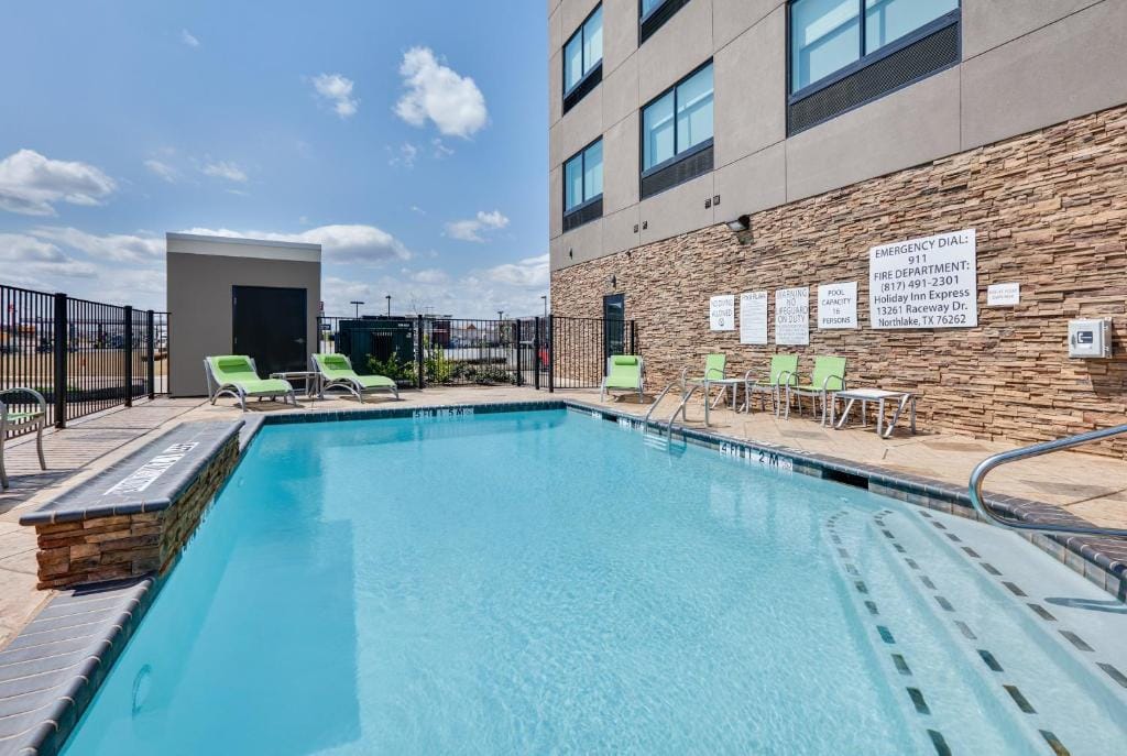 Holiday Inn Express & Suites Fort Worth North - Northlake by IHG — 4