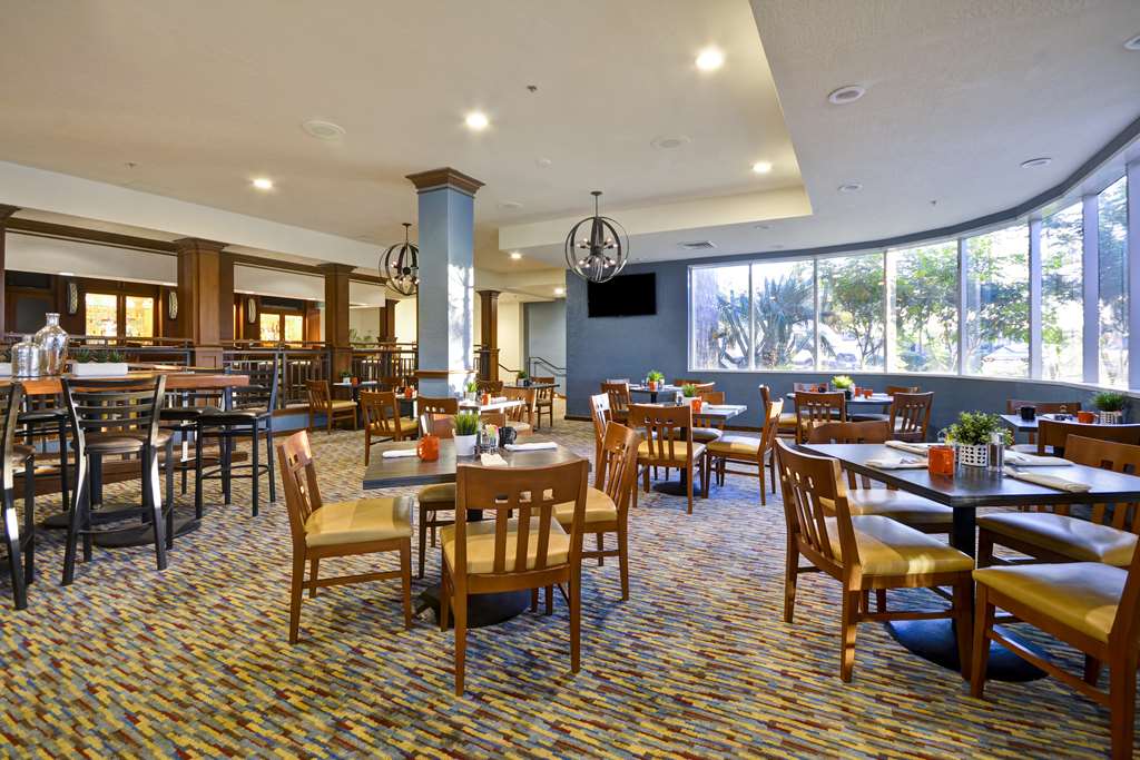DoubleTree by Hilton Phoenix North — 2