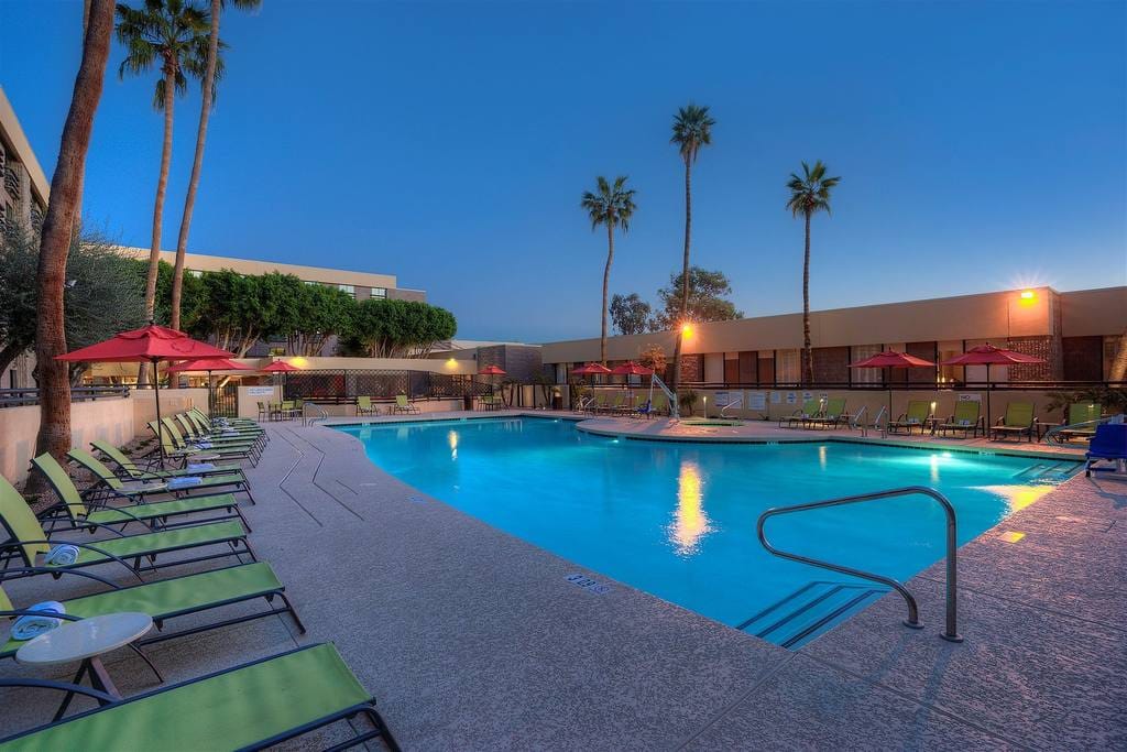 DoubleTree by Hilton Phoenix North — 5