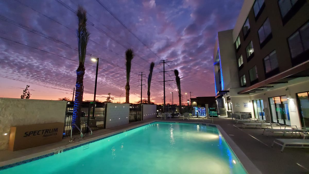 Holiday Inn Express & Suites Phoenix North - Happy Valley — 2