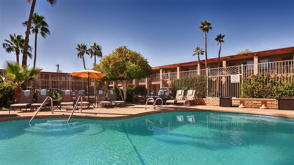 Quality Inn & Suites Phoenix NW - Sun City — 2