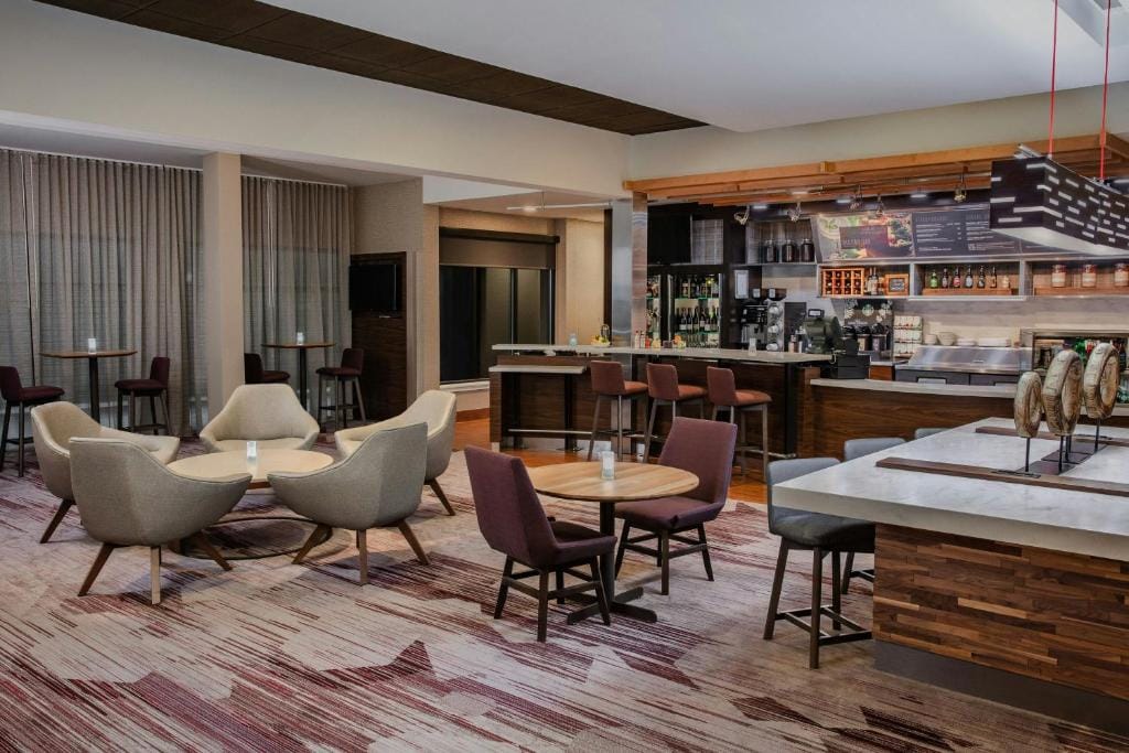 Courtyard by Marriott Greensboro — 4
