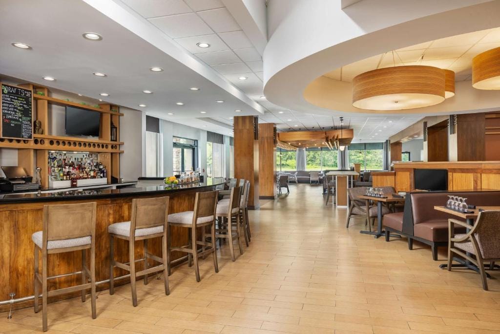 Doubletree By Hilton Greensboro Airport — 5