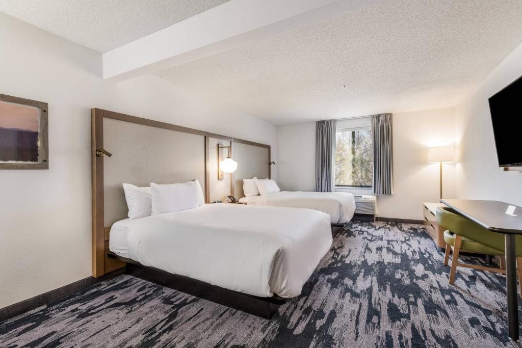 Fairfield by Marriott Inn & Suites Greensboro Coliseum Area — 2