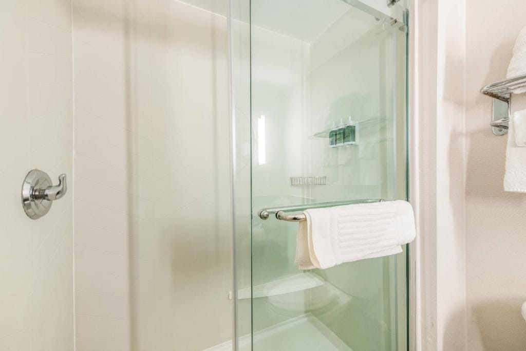 Fairfield by Marriott Inn & Suites Greensboro Coliseum Area — 3