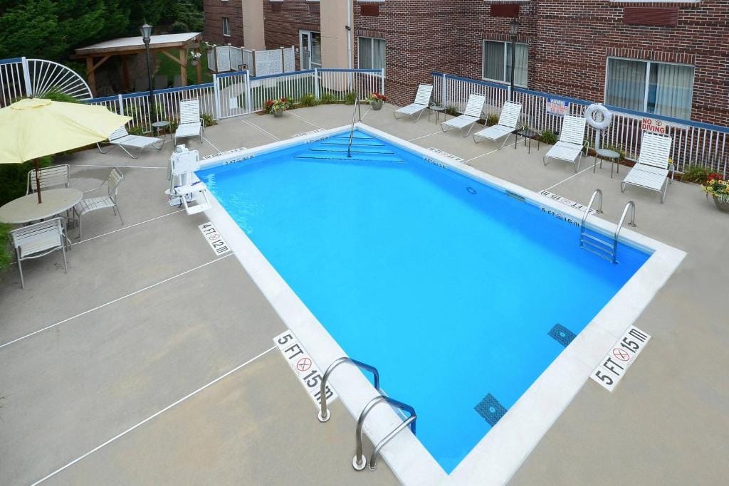 Fairfield Inn by Marriott Greensboro Airport — 4