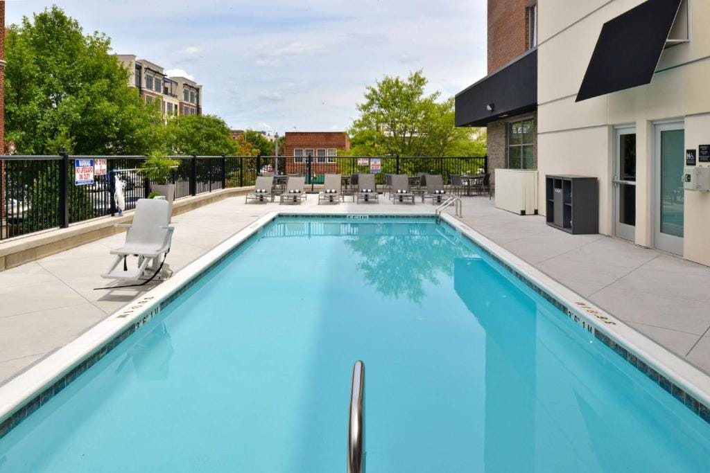 Hampton Inn & Suites Greensboro Downtown, Nc — 4