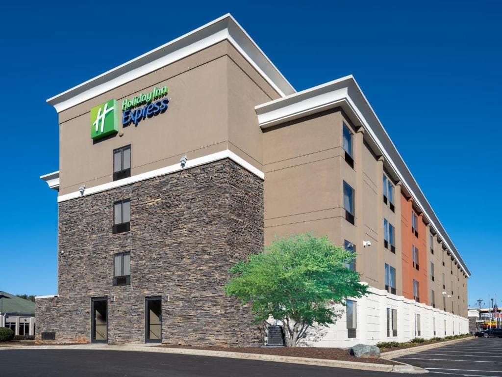 Holiday Inn Express & Suites Greensboro - I-40 atWendover by IHG