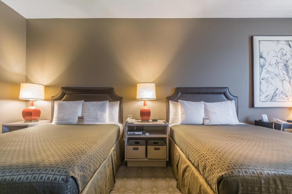 Proximity Hotel — 4