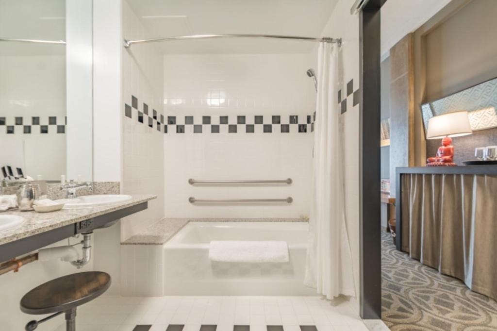 Proximity Hotel — 5