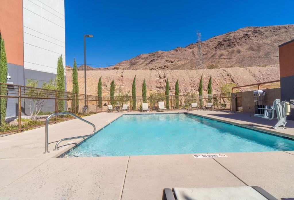 Holiday Inn Express & Suites - Henderson South - Boulder City by IHG — 4