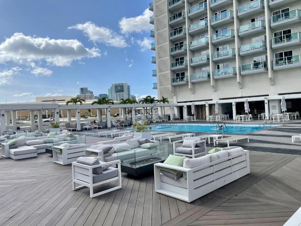Ala Moana Hotel 31st floor — 5