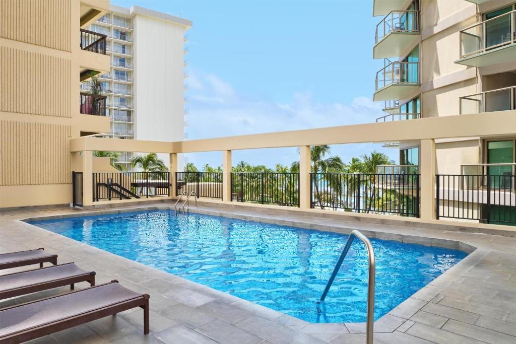 Aston Waikiki Beach Tower — 3