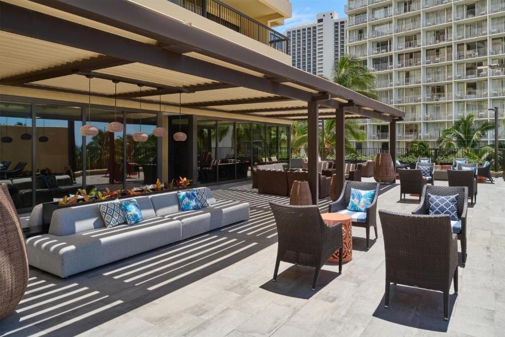 Aston Waikiki Beach Tower — 4