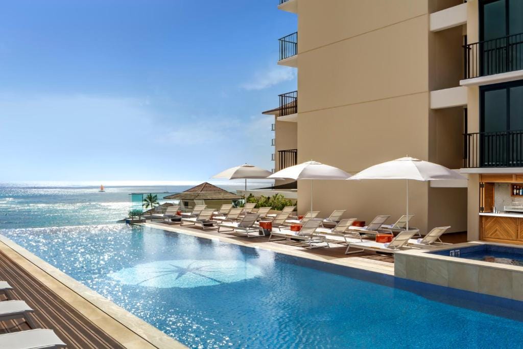 Halepuna Waikiki by Halekulani - NO RESORT FEE