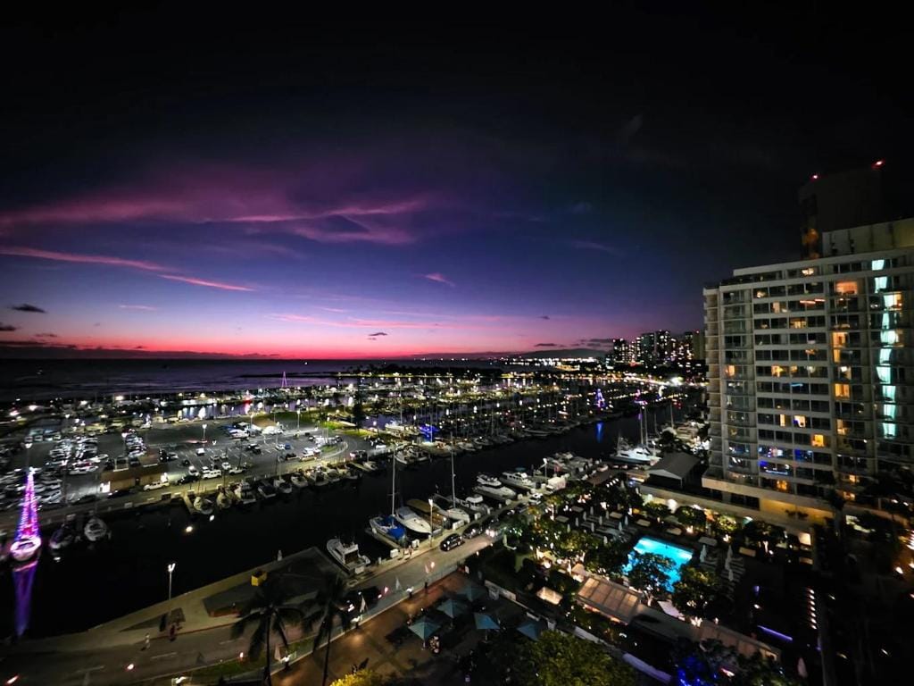 Ilikai Hotel Condo with Kitchen and Ocean View
