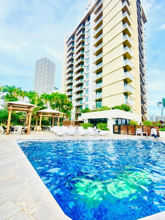 Luana Waikiki hotel& suites — 4